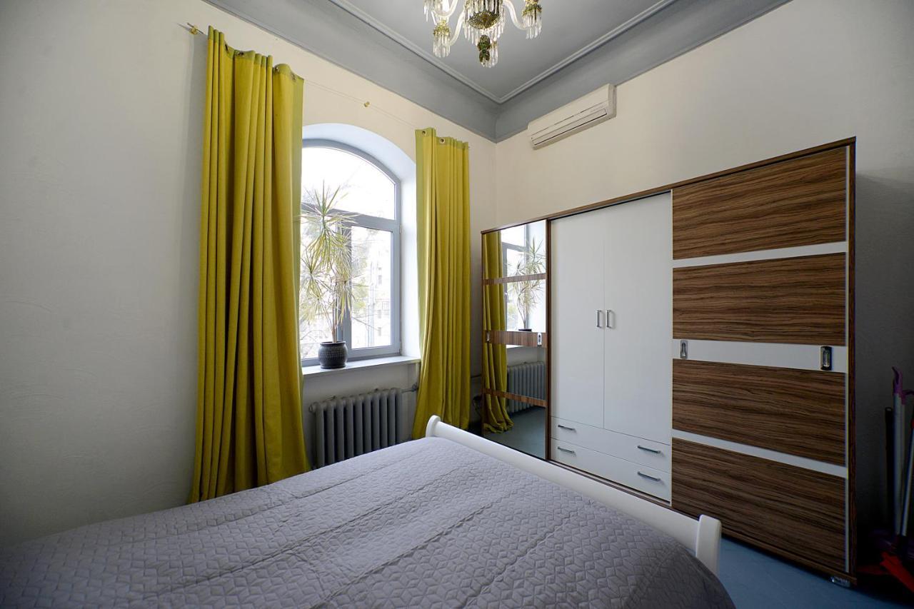 Artol Gorodetskogo apartment Kyiv Exterior foto