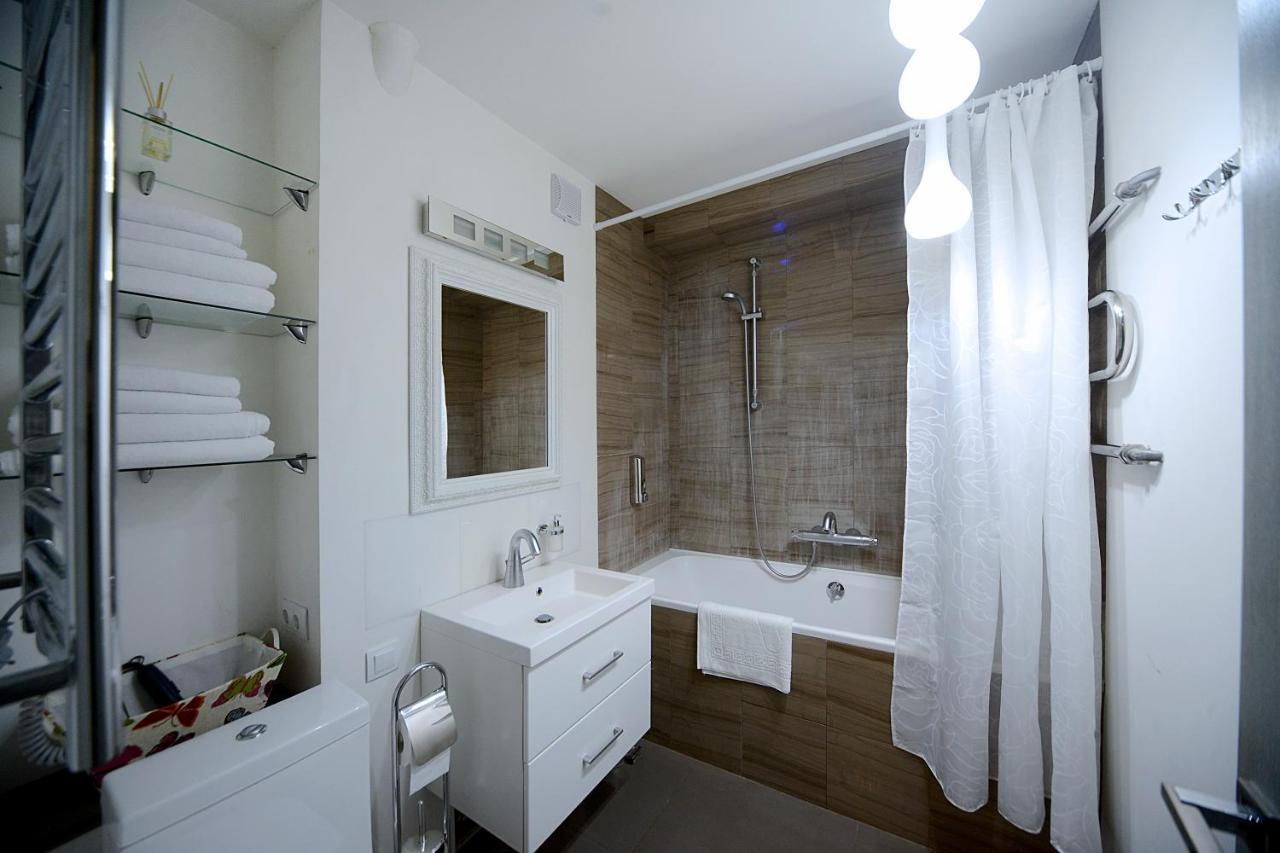 Artol Gorodetskogo apartment Kyiv Exterior foto
